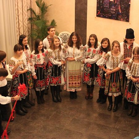Manhattan Hotel & Restaurant Chişinău Eksteriør billede