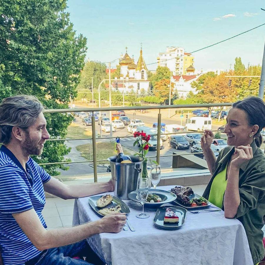 Manhattan Hotel & Restaurant Chişinău Eksteriør billede