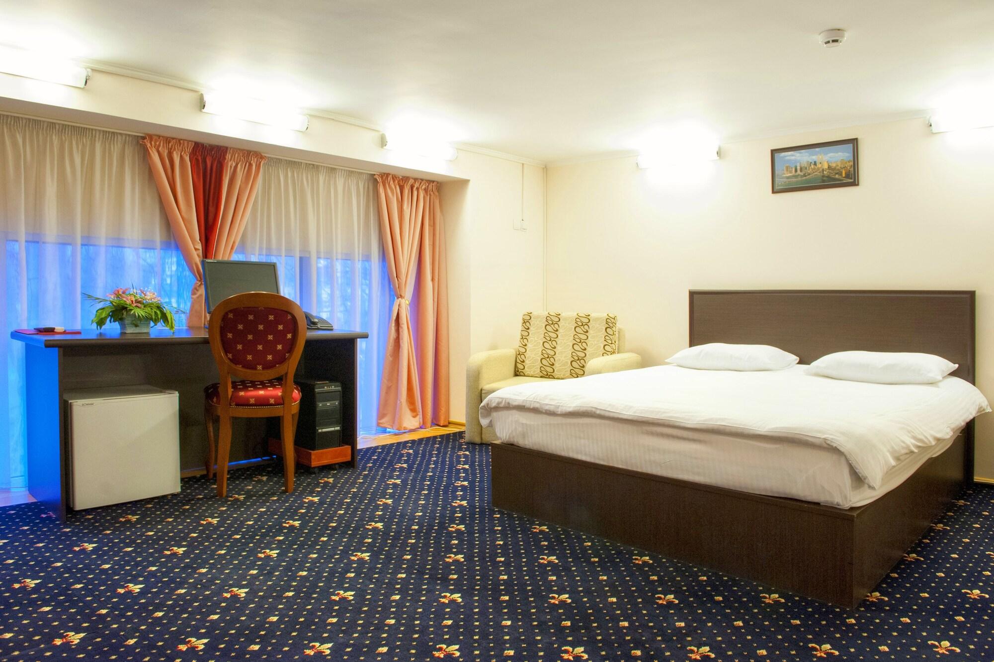 Manhattan Hotel & Restaurant Chişinău Eksteriør billede