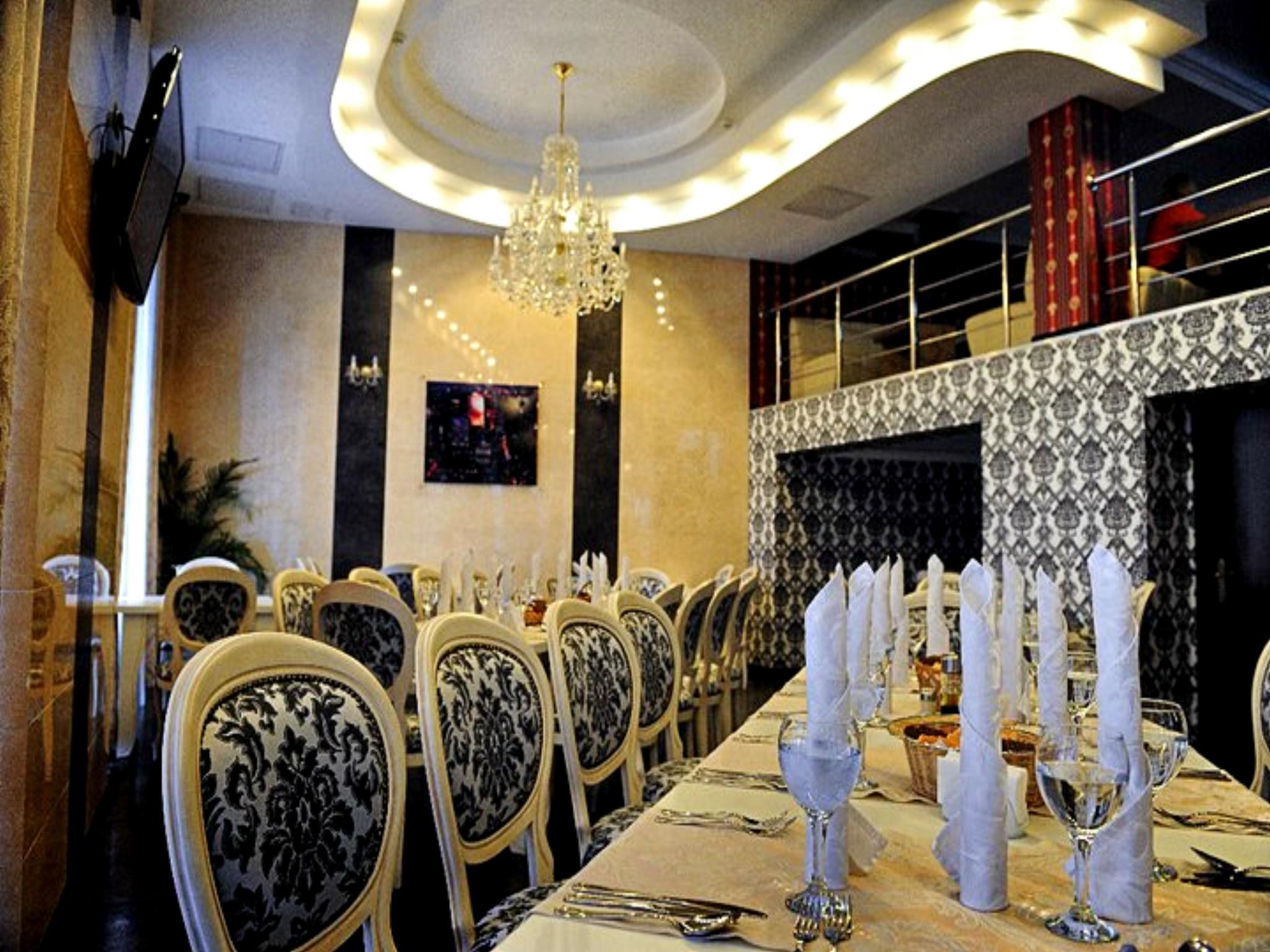 Manhattan Hotel & Restaurant Chişinău Eksteriør billede