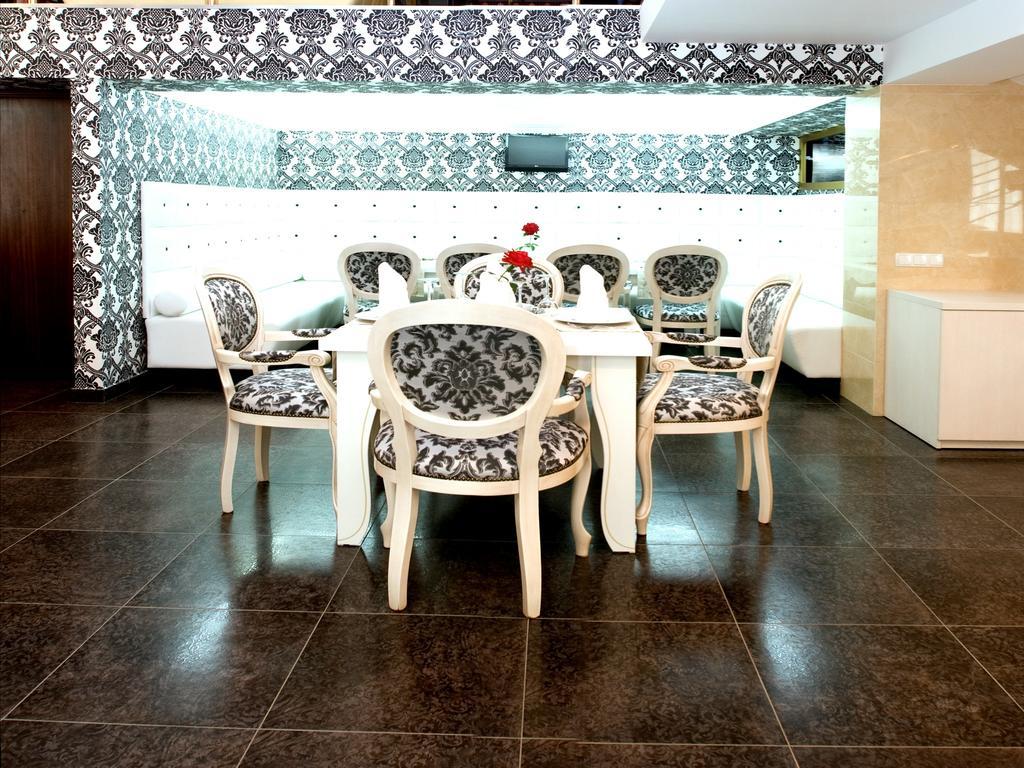 Manhattan Hotel & Restaurant Chişinău Restaurant billede