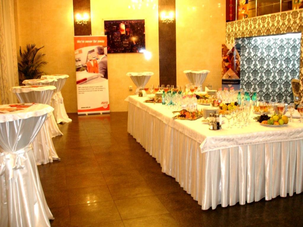 Manhattan Hotel & Restaurant Chişinău Faciliteter billede