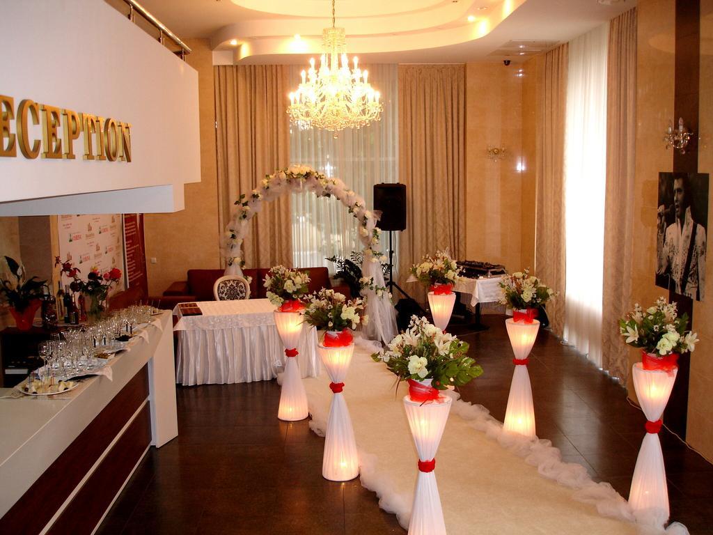 Manhattan Hotel & Restaurant Chişinău Eksteriør billede