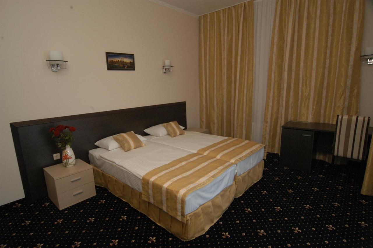 Manhattan Hotel & Restaurant Chişinău Eksteriør billede