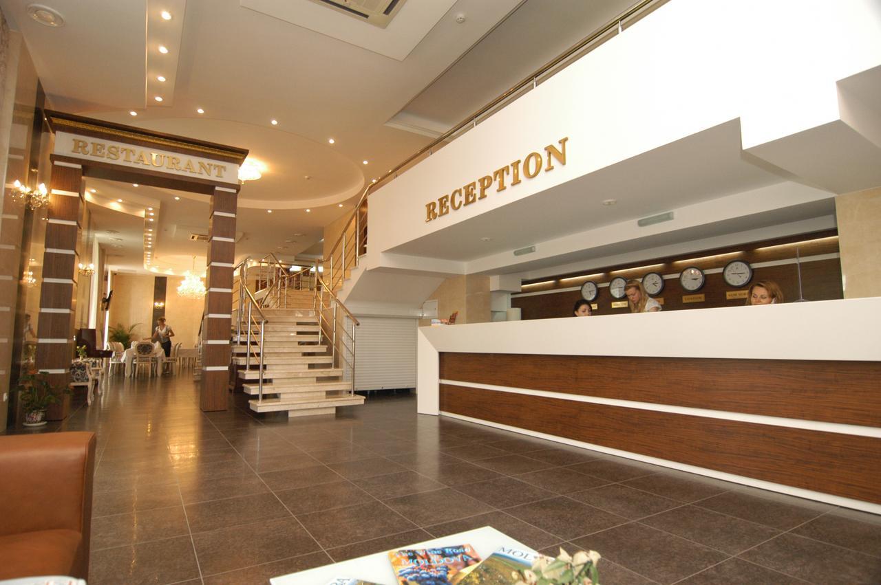 Manhattan Hotel & Restaurant Chişinău Eksteriør billede